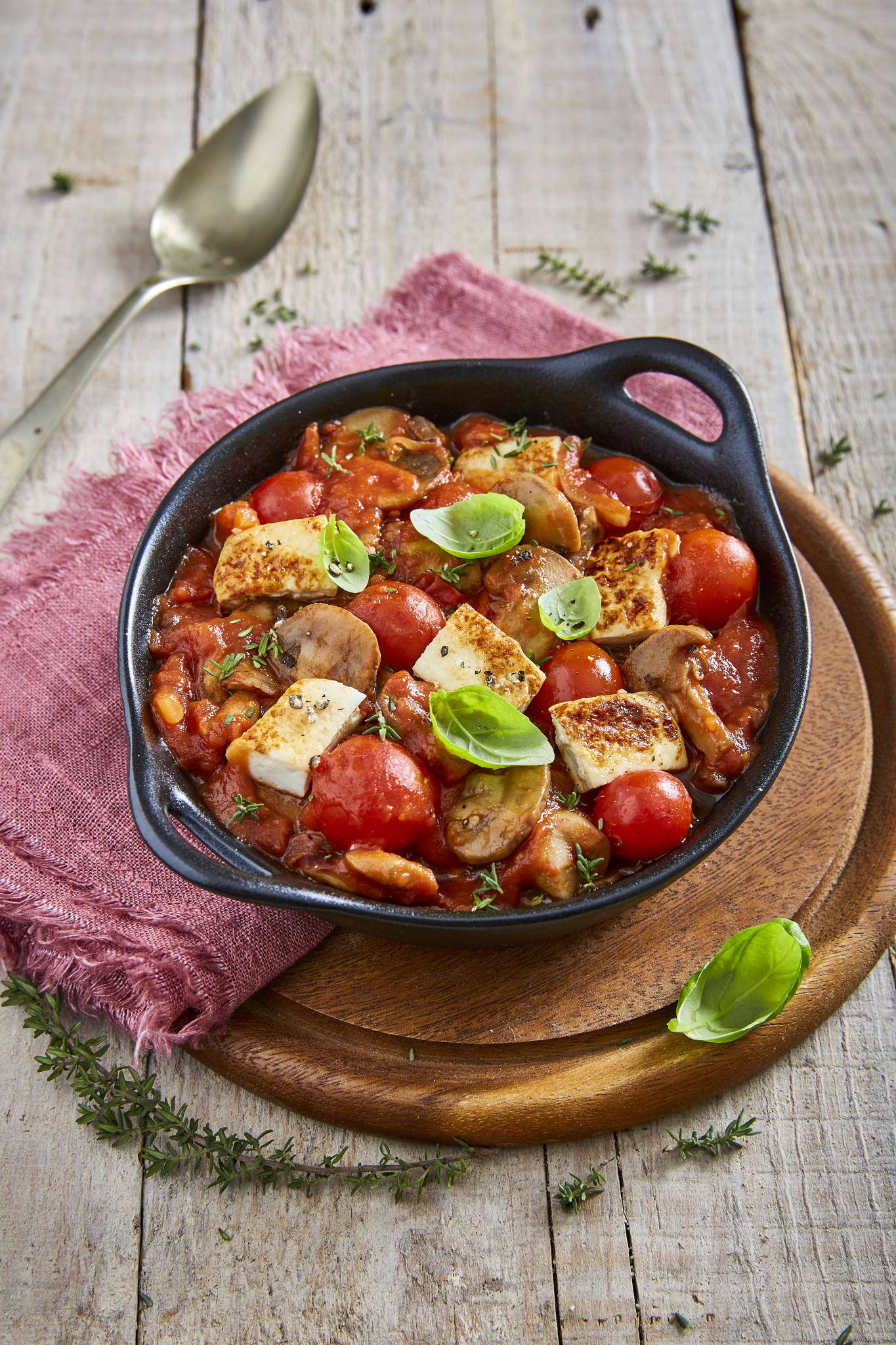 Halloumi Stroganoff Vegeratian with cherry tomato | Mutti Recipe