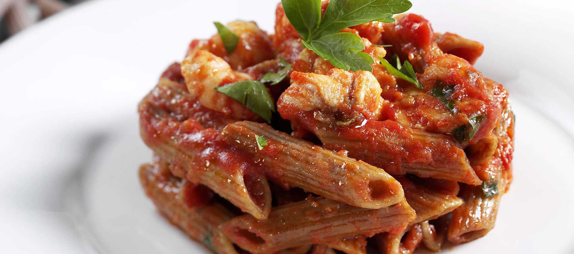 Havtaske med pasta penne og tomatpuré