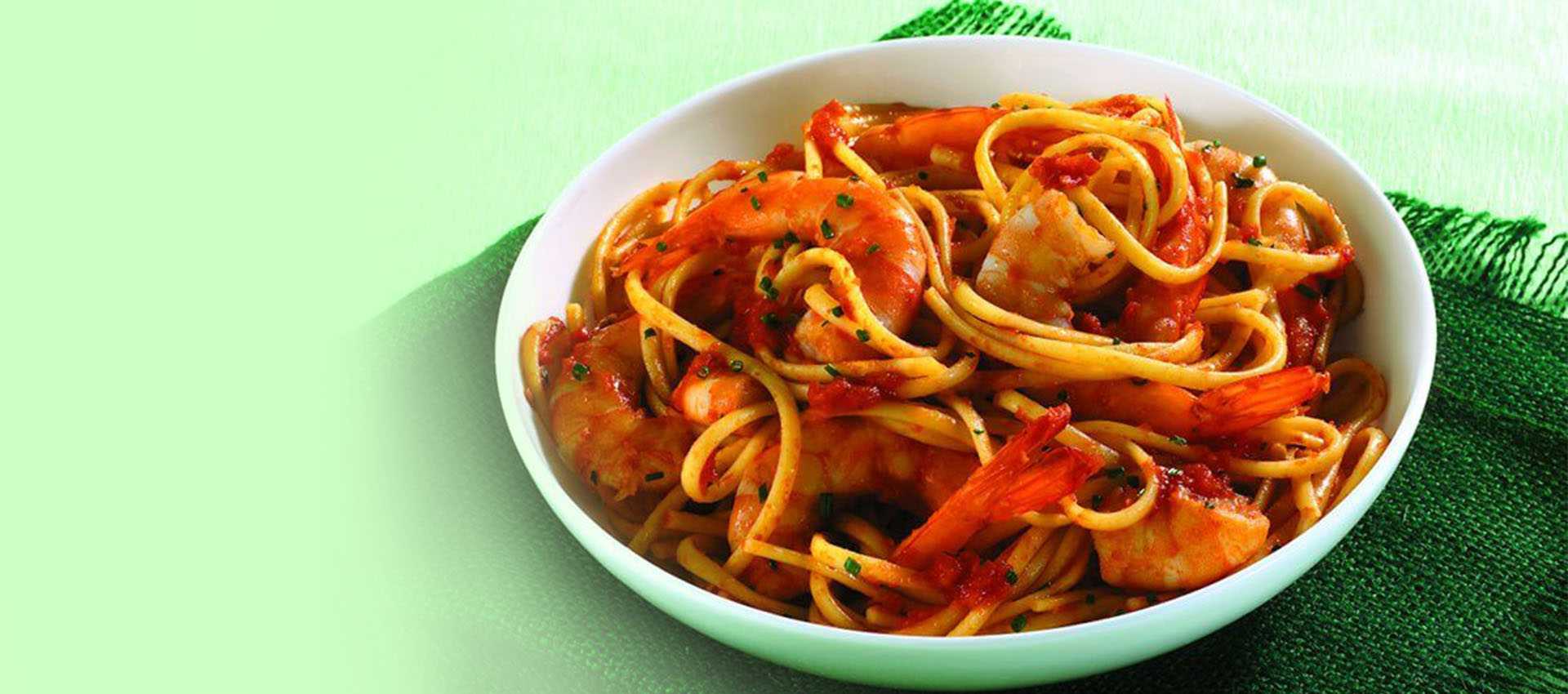 Linguine med rejer og finthakkede tomater