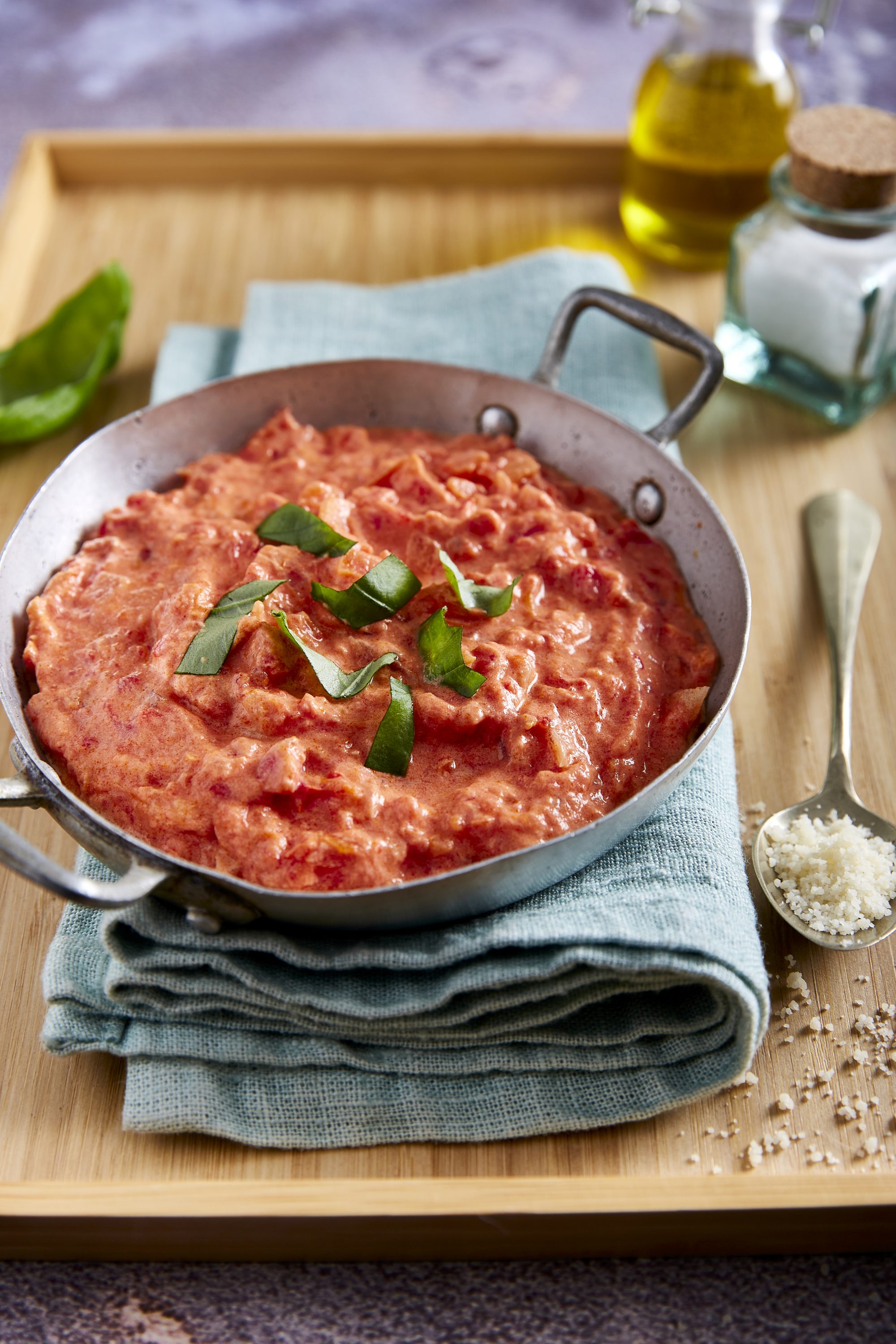 Nem tomatsauce af finthakkede tomater