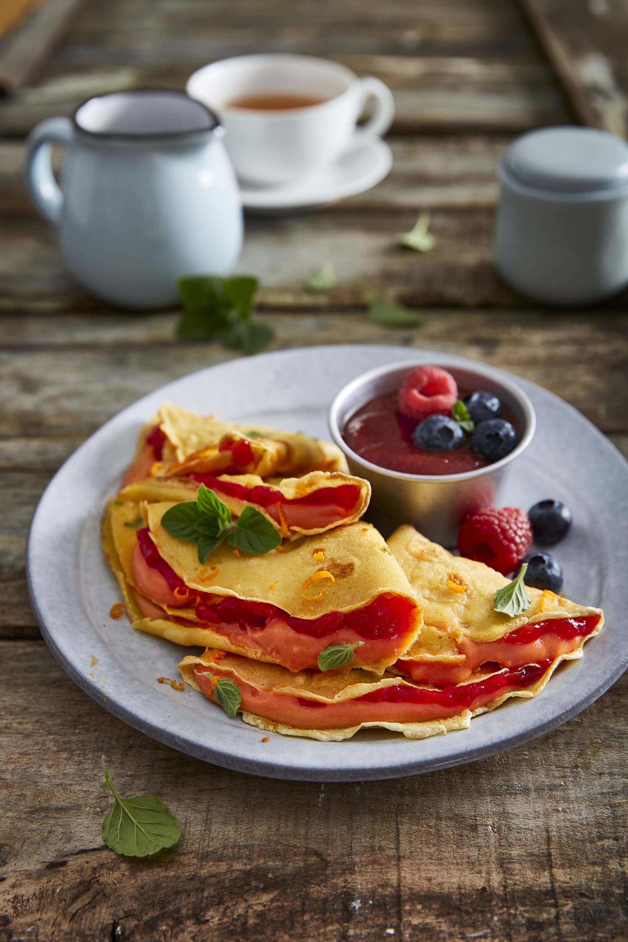 Pandekager med kagecreme og tomatpuré