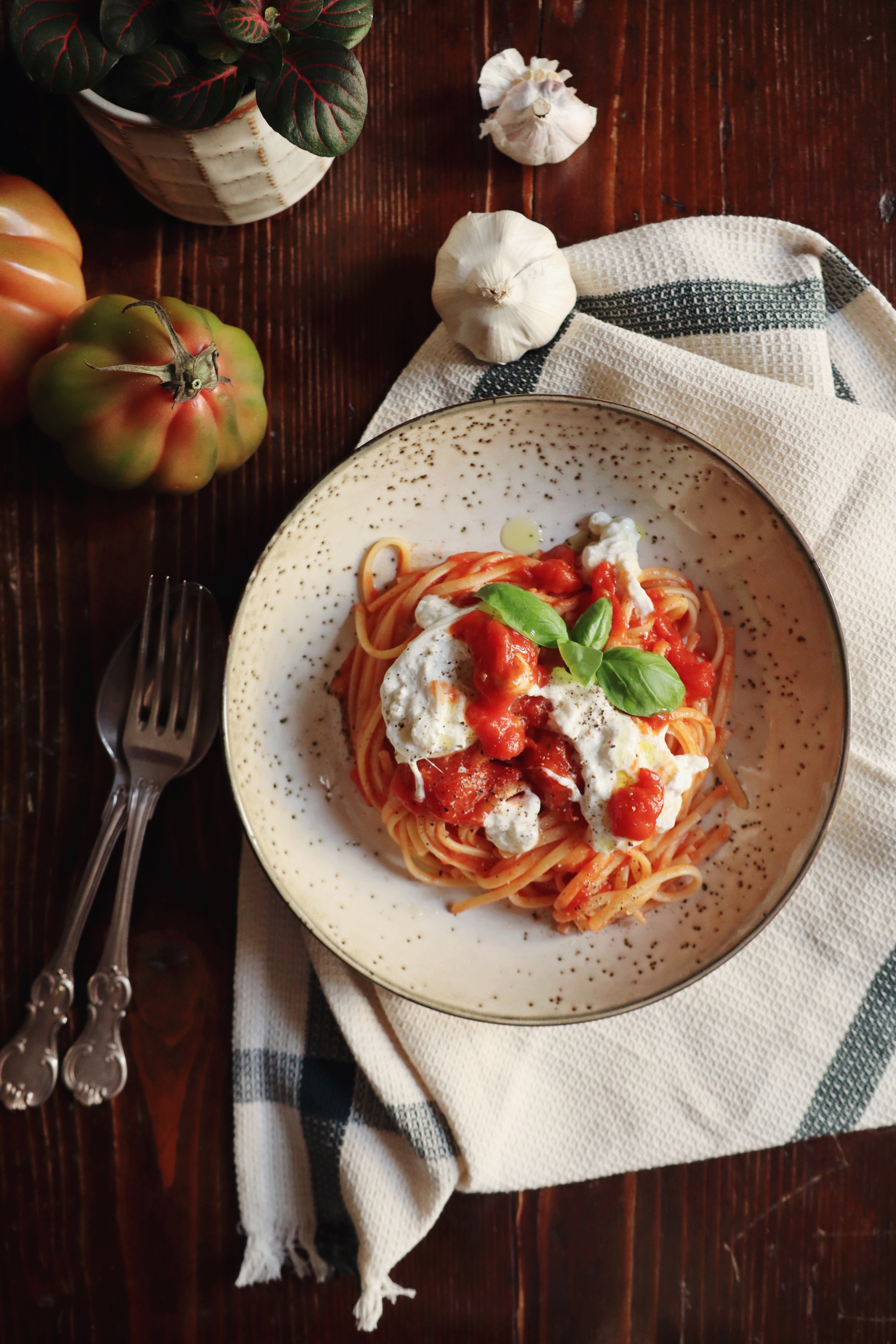 Tomat og burrata linguine