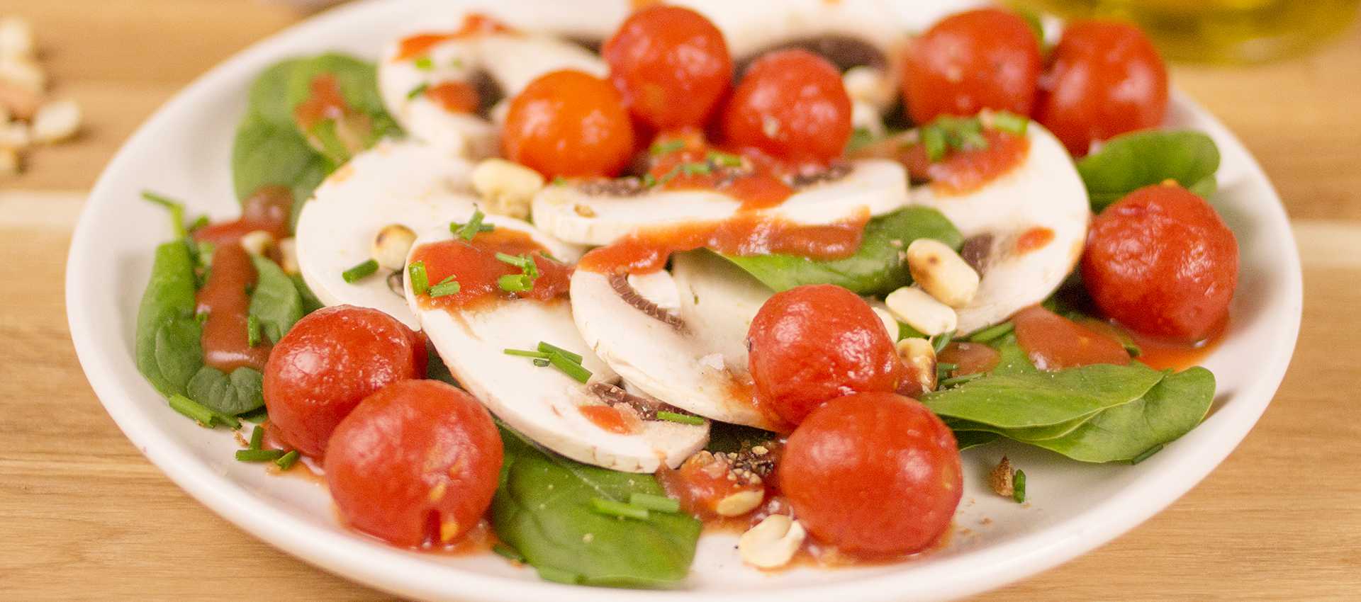 Carpaccio med cherrytomat og sopp