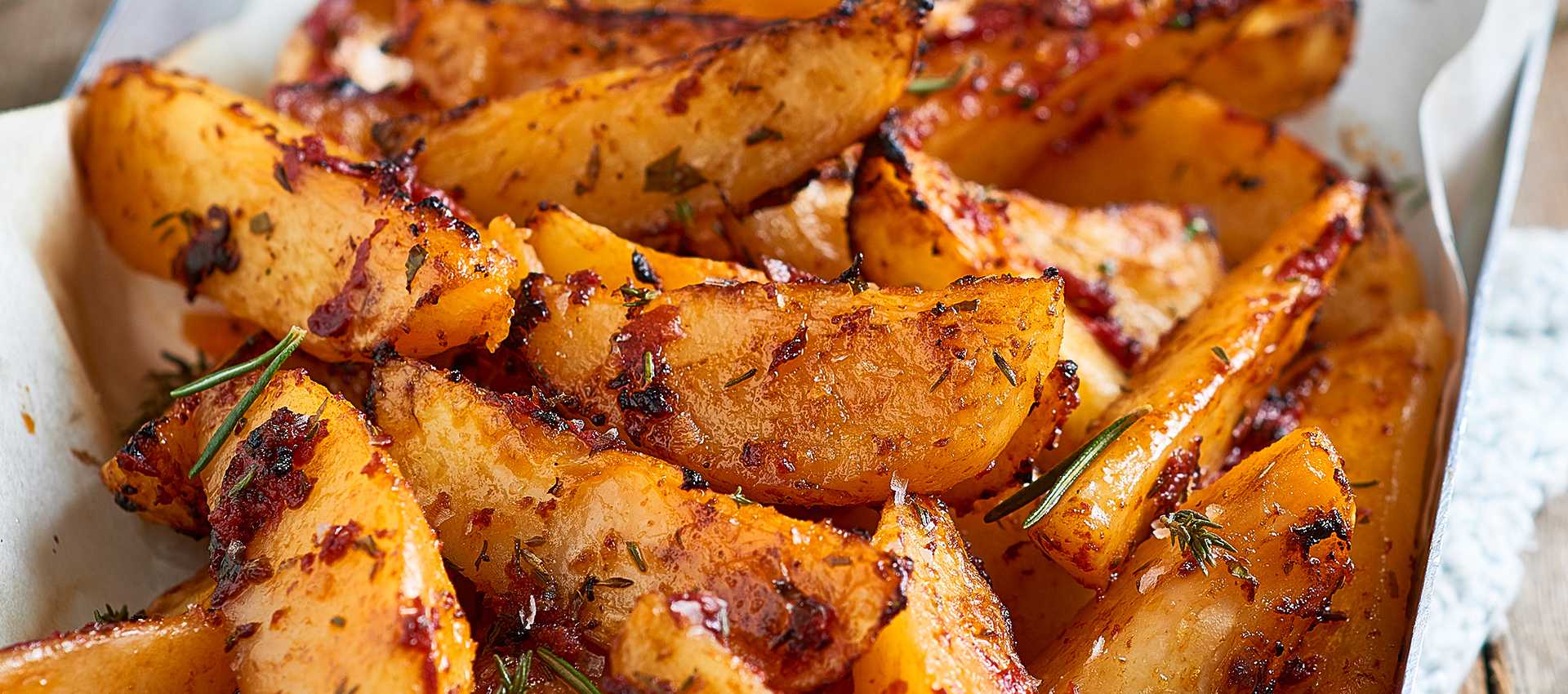 Patatas bravas med krydder og tomatpuré