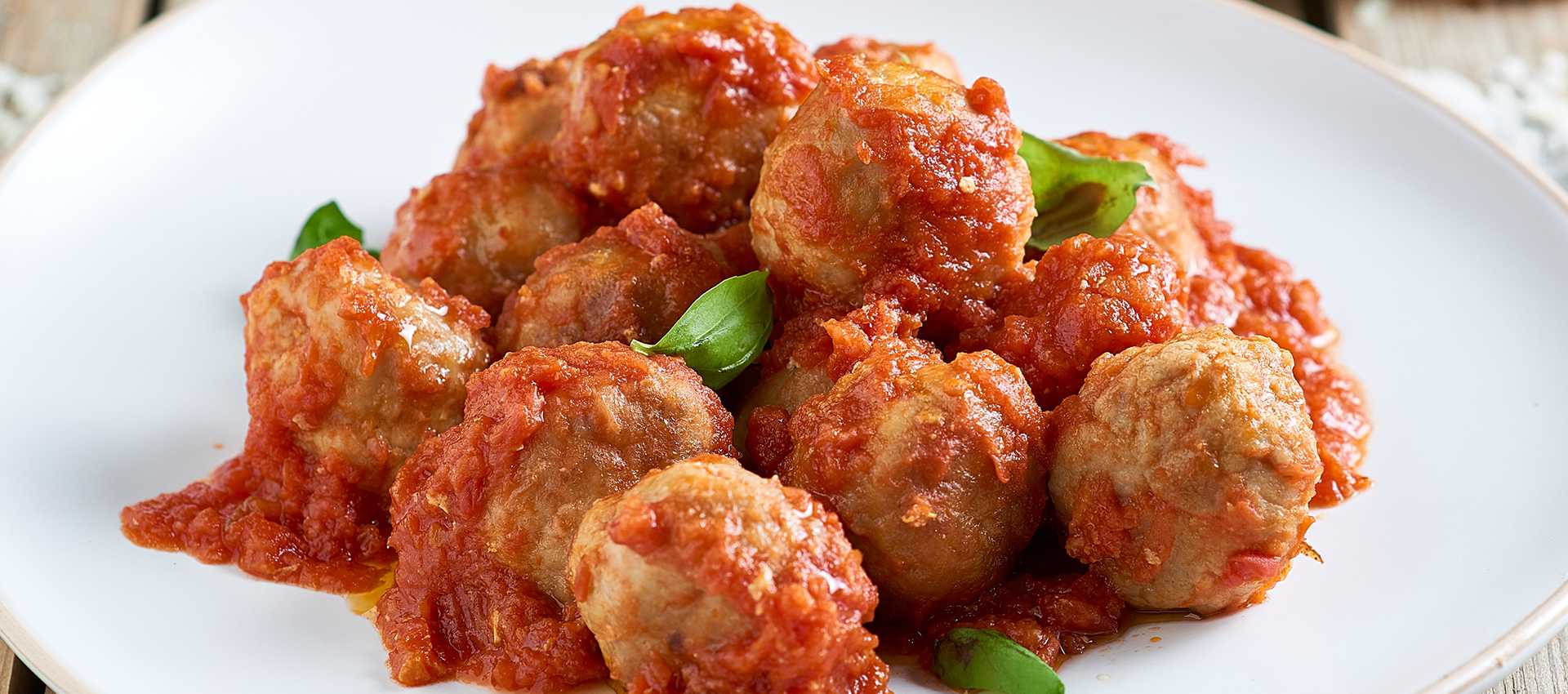 Kjøttboller i tomatsaus Kjøttboller i tomatsaus