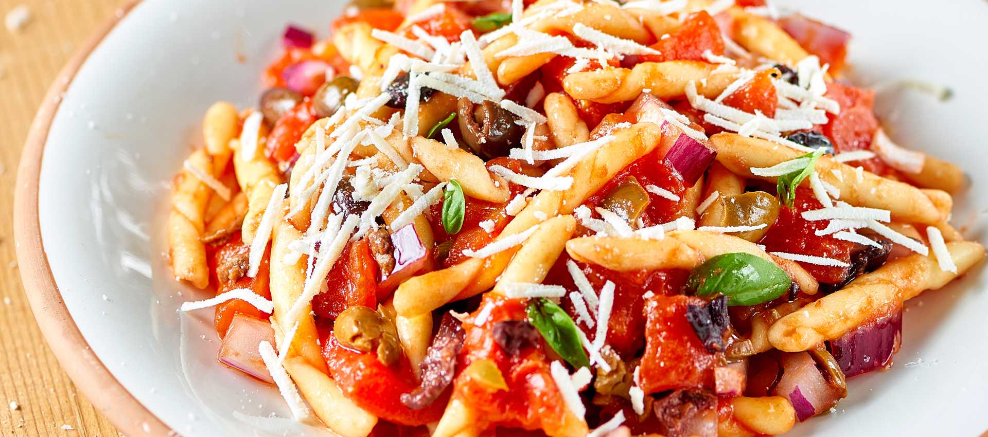 Pasta med ricottoa og marinerte tomater