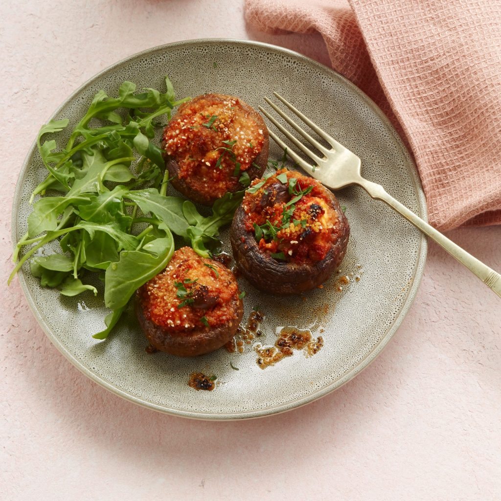 Fylt portobello med feta oh tomatsaus med oliven Fylt portobello med feta oh tomatsaus med oliven