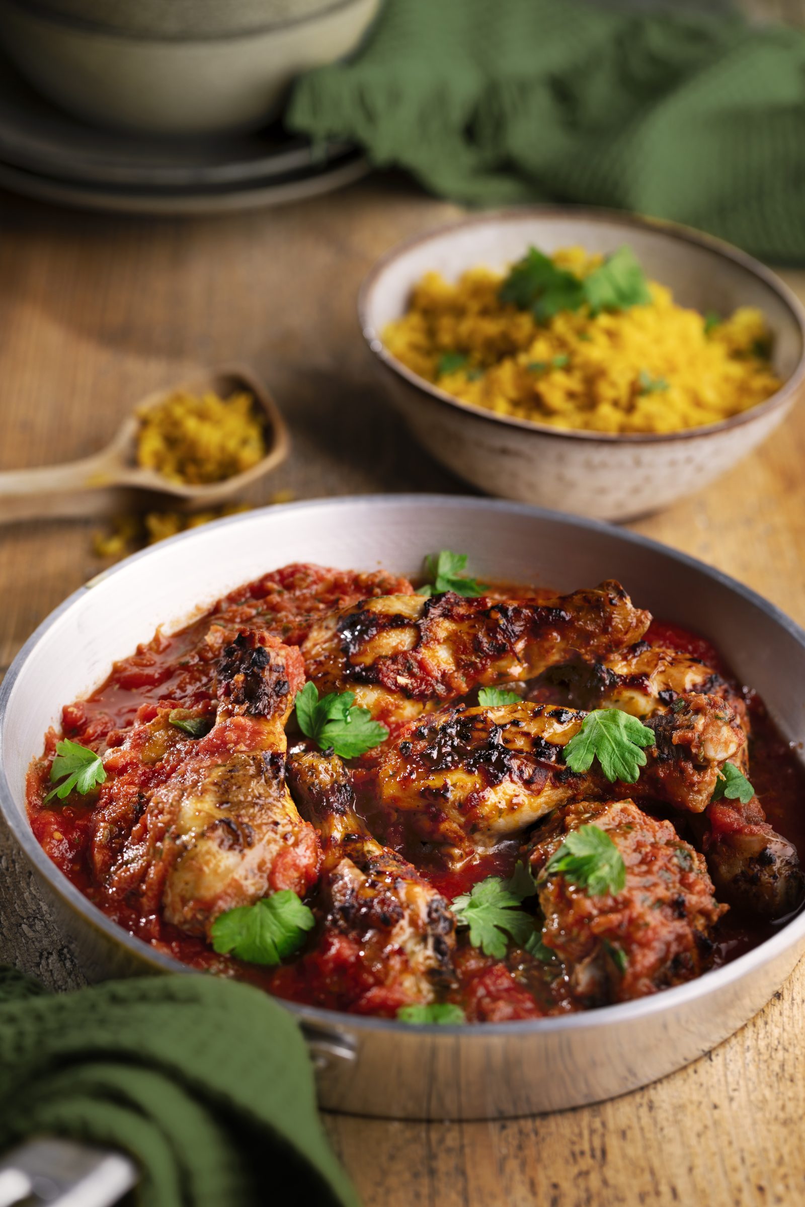 Kyllinglar og ris i tomatsaus