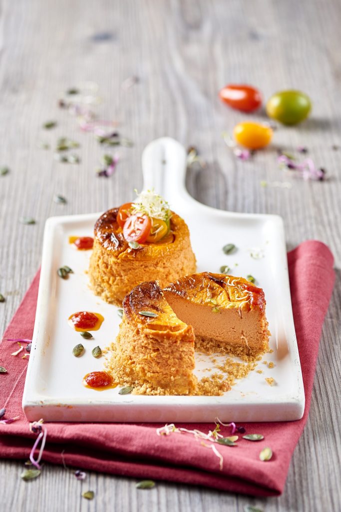 Cheesecake med tomat och krämig färskost (typ Robiola) Cheesecake med tomat och krämig färskost (typ Robiola)