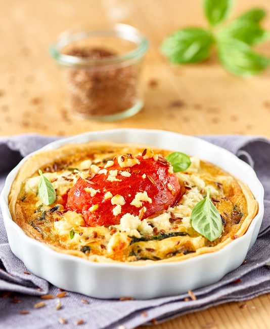 Skalad hel tomat i feta-och spenatquiche Skalad hel tomat i feta-och spenatquiche