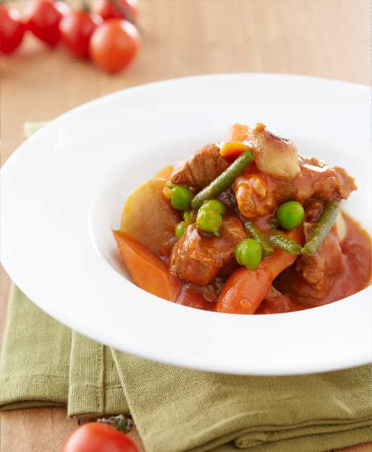 Lammsauté med tomat och blandade grönsaker Lammsauté med tomat och blandade grönsaker