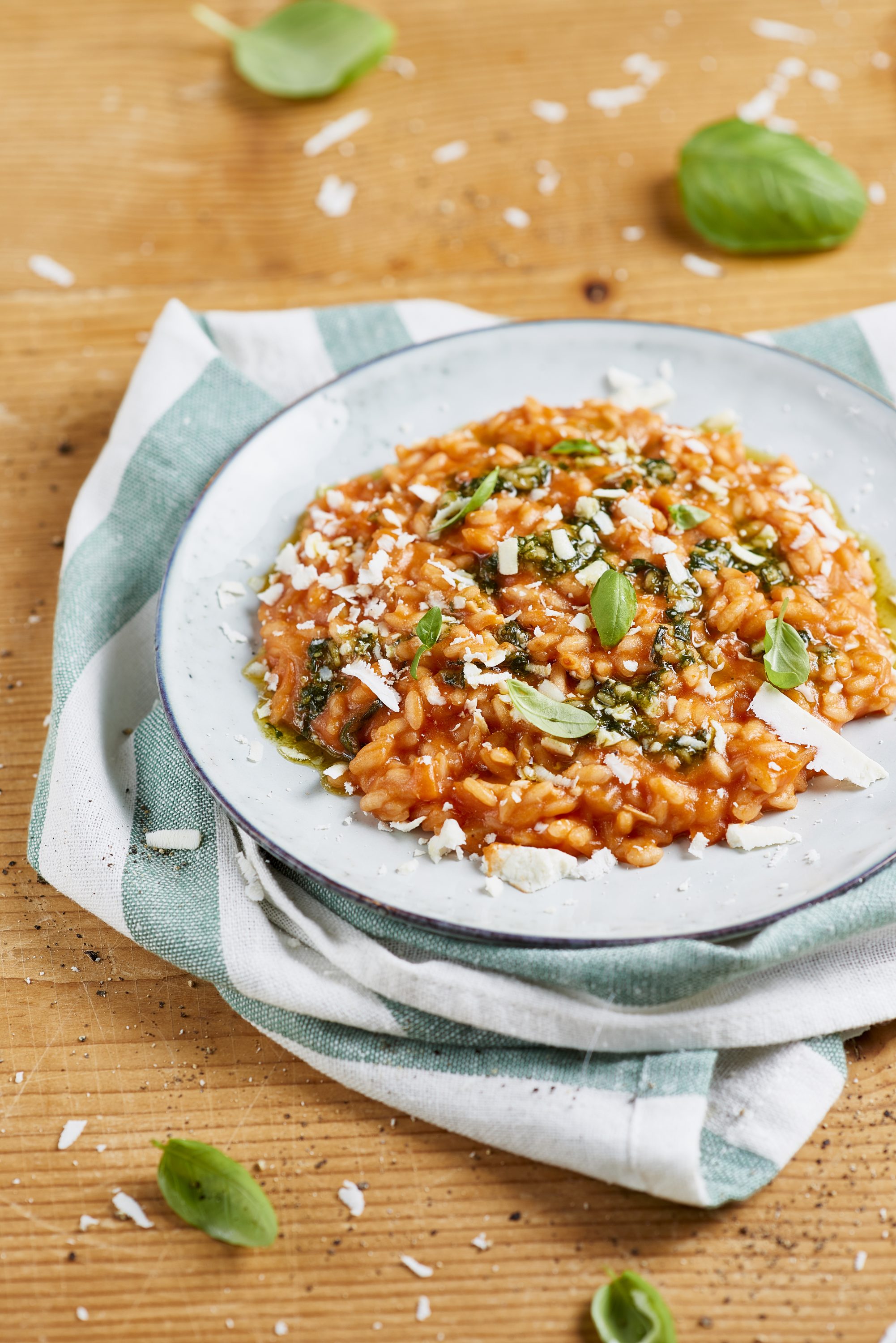 Tomatrisotto med pesto och ricotta