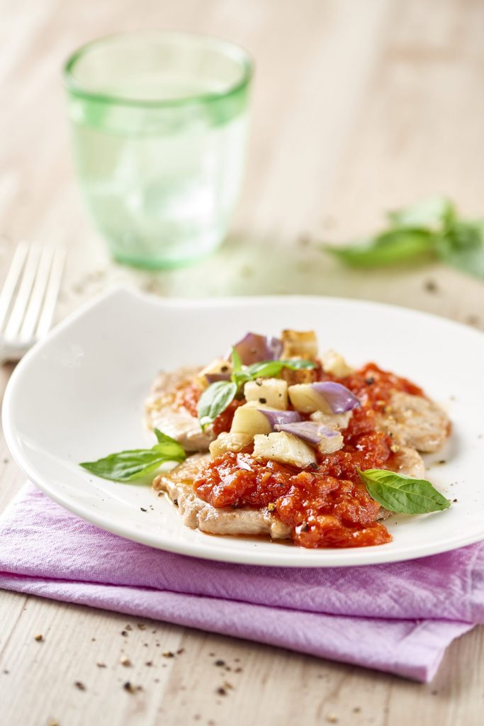 Schnitzlar med tomat, aubergine och groddar Schnitzlar med tomat, aubergine och groddar
