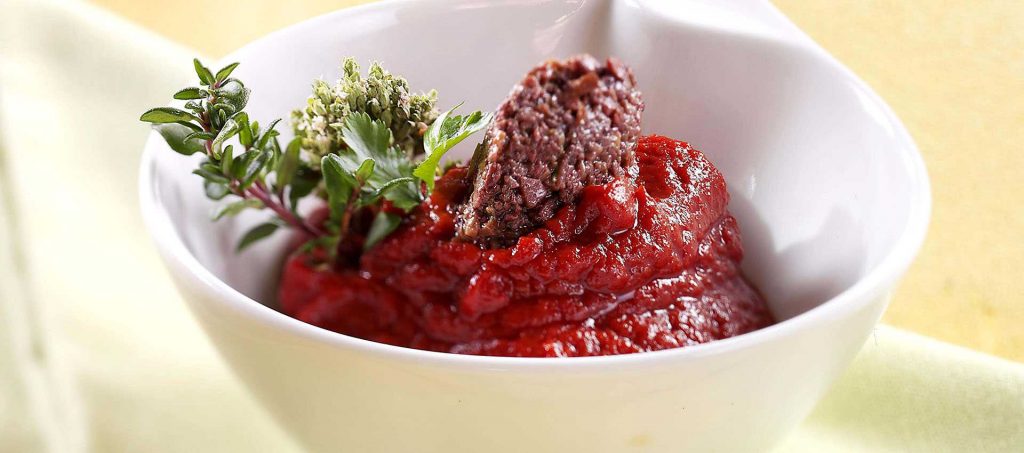 Sauce für gekochtes und gegrilltes rotes Fleisch Sauce für gekochtes und gegrilltes rotes Fleisch