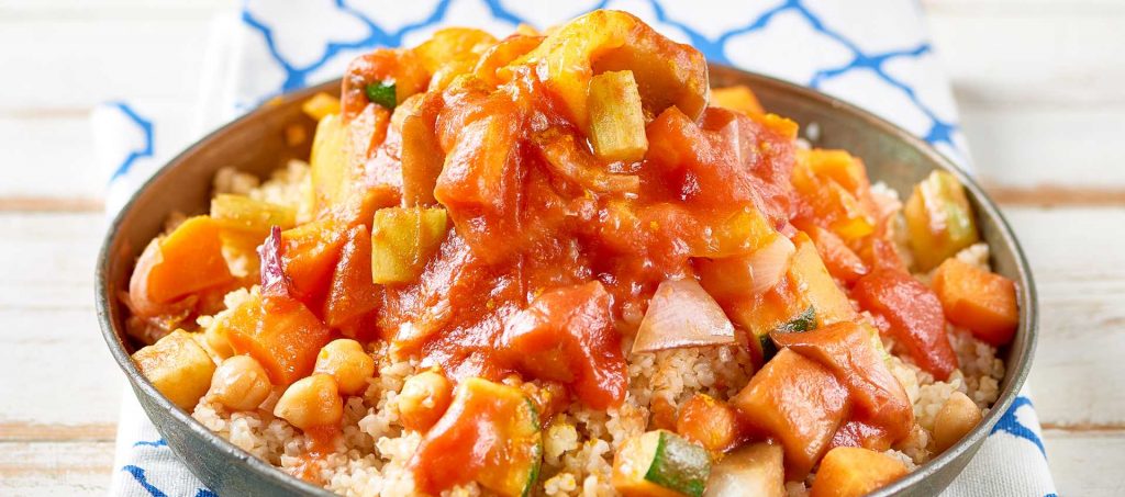 Cous Cous mit Gemüse und Tomaten Cous Cous mit Gemüse und Tomaten
