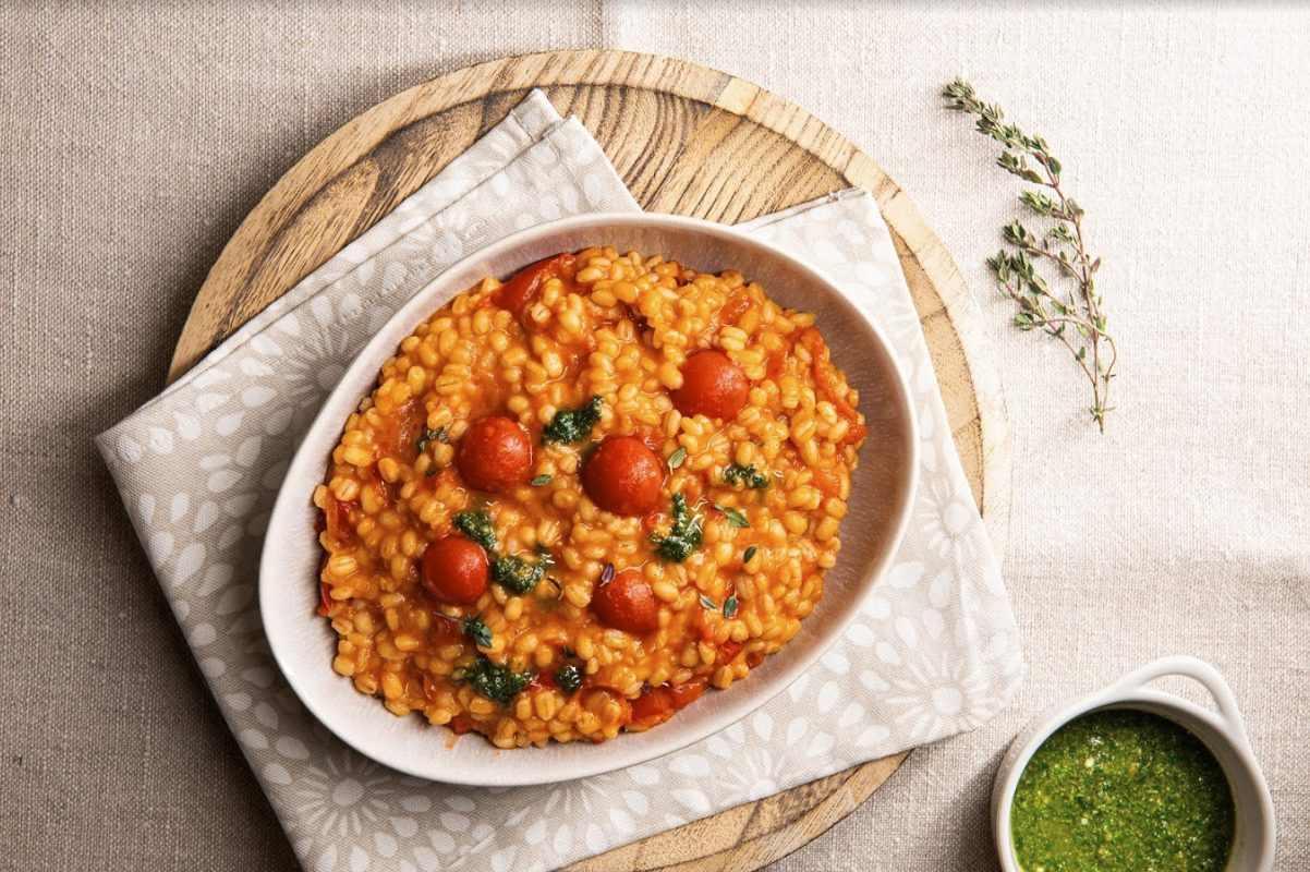 Orzotto rezept mit kirschtomaten und basilikum