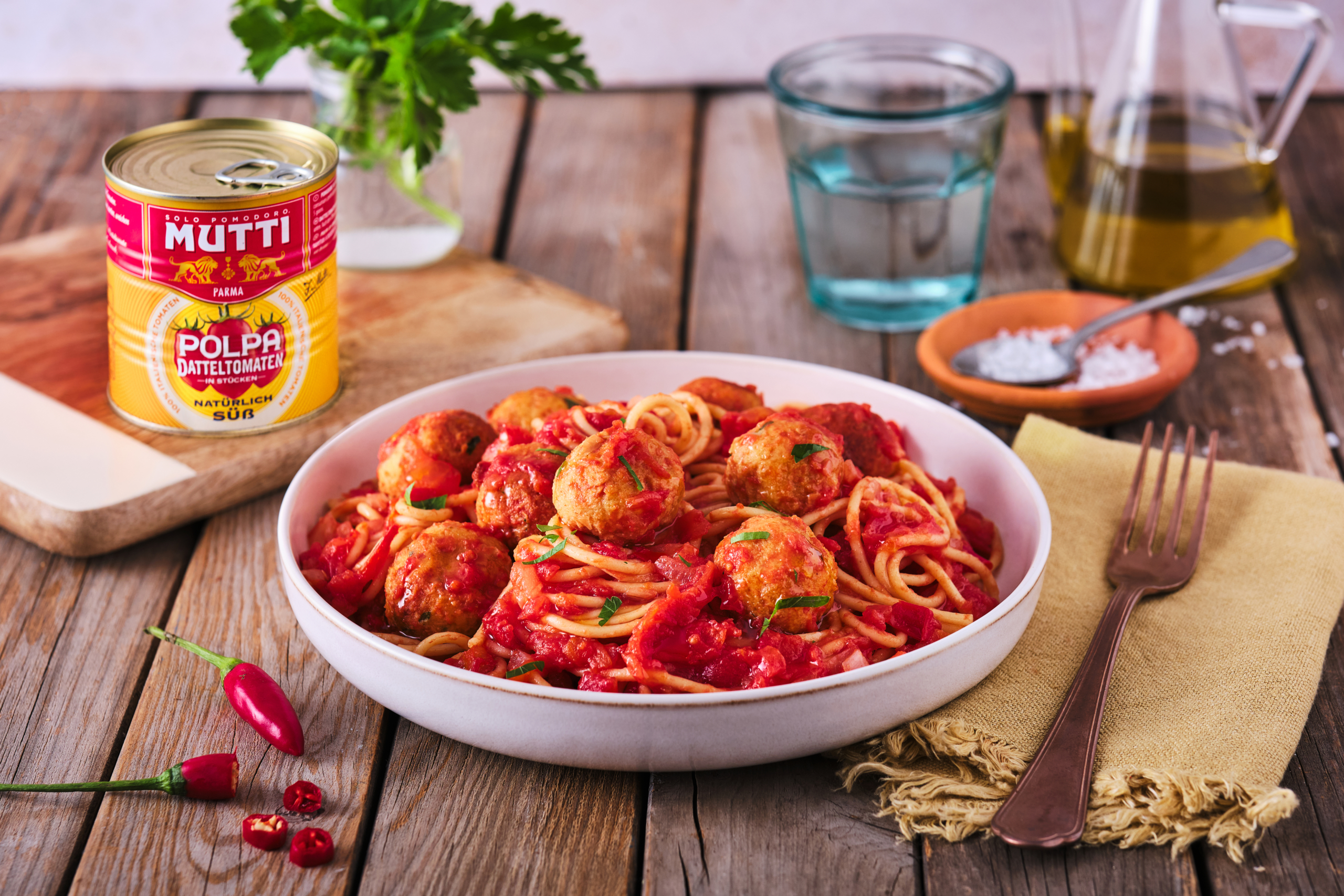 Spaghetti mit Brotfrikadellen und MUTTI Polpa Datterini