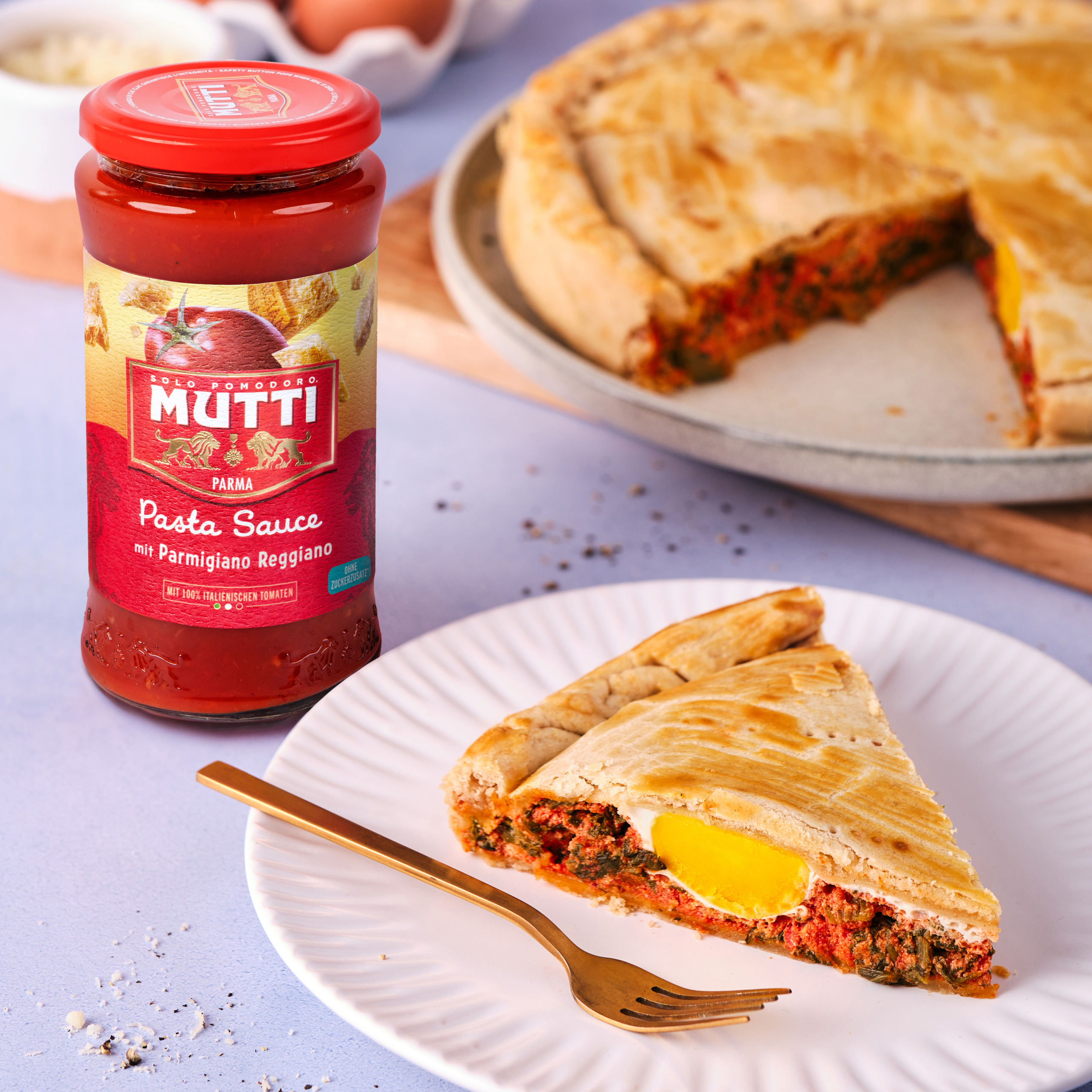 Torta Pasqualina mit MUTTI Pasta Sauce Parmigiano Reggiano