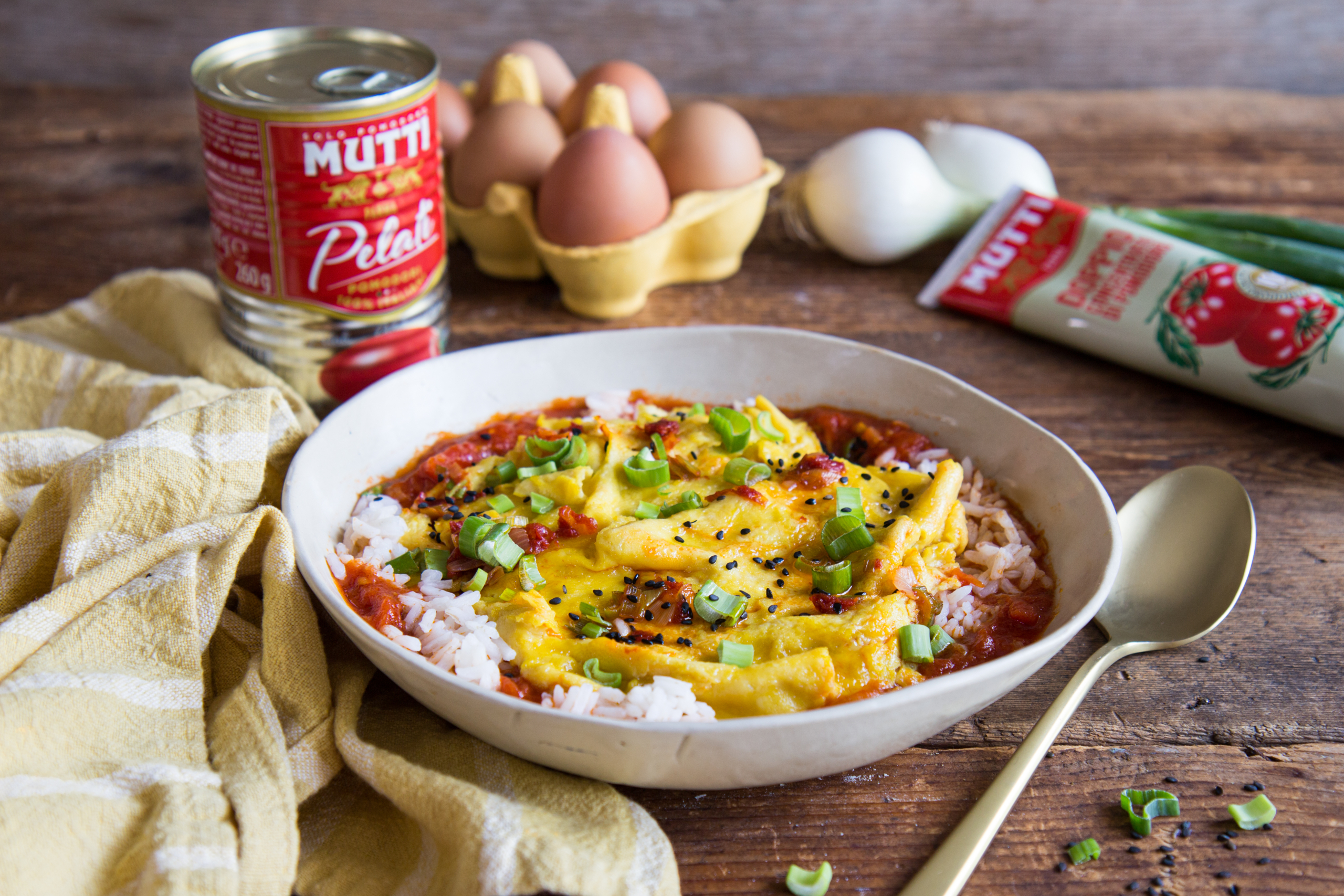 Asiatische Eier mit Tomaten & Reis