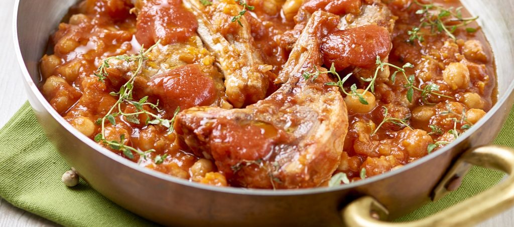 Côtelettes d’agneau, pois chiches, tomates et thym Côtelettes d’agneau, pois chiches, tomates et thym