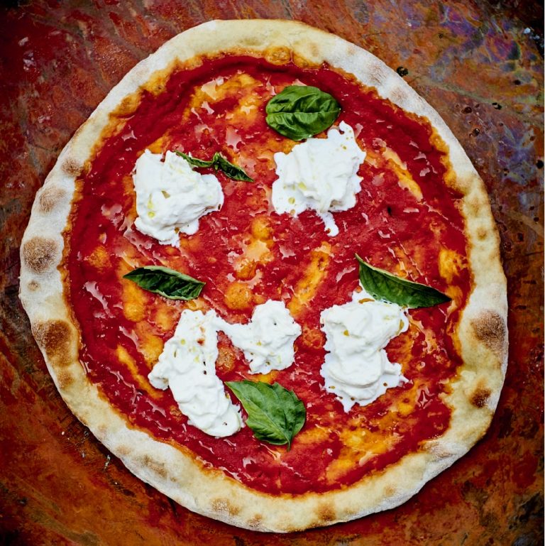 Pizza à la burrata du Chef Simone Zanoni Mutti France