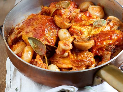 Poulet à la sauce tomate et champignons Poulet à la sauce tomate et champignons