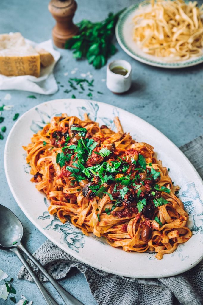 Tagliatelles alla Puttanesca Tagliatelles alla Puttanesca