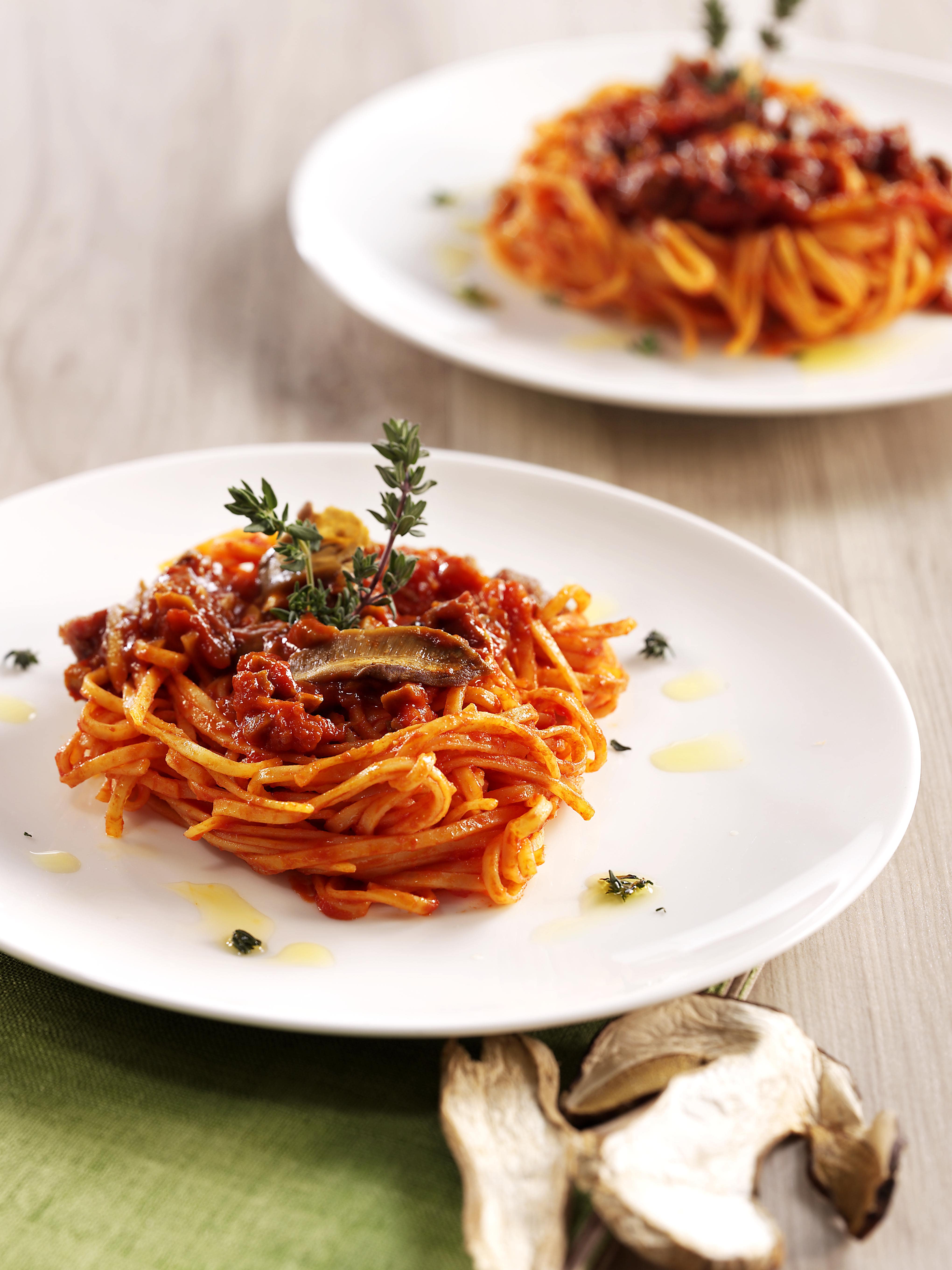 Tagliolini au ragoût de porc et champignons