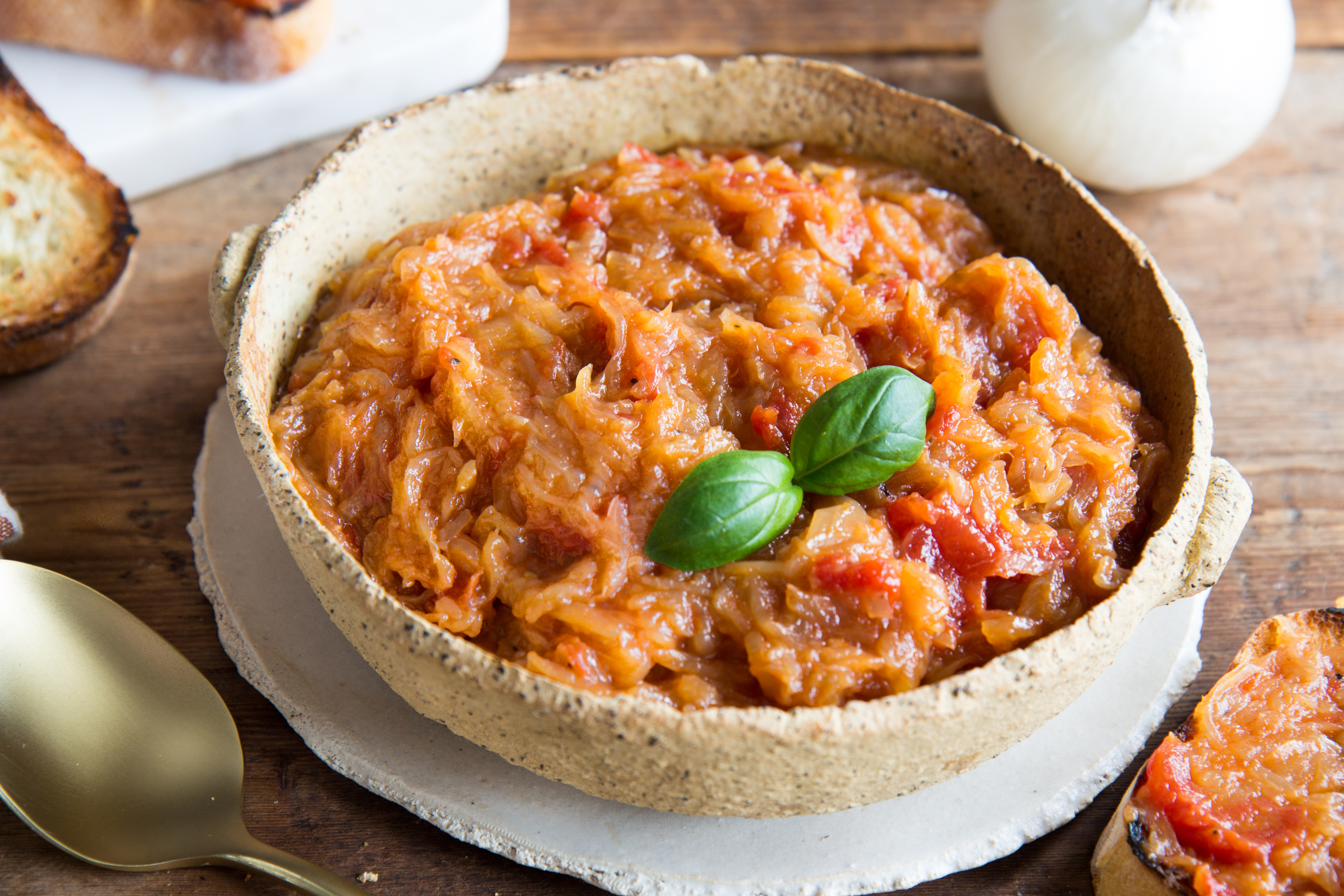 Friggione: Italian braised onions and tomatoes sauce