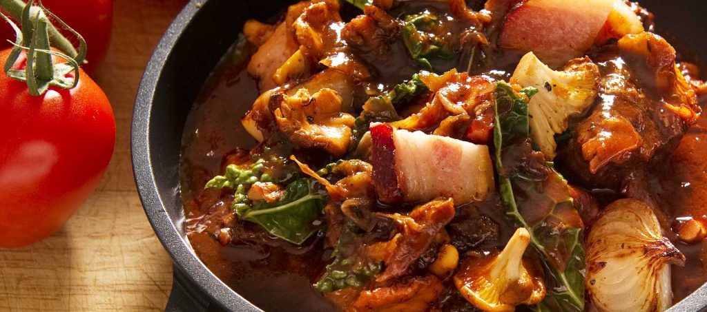 Casserole d’automne au bacon, au chou noir et aux chanterelles Casserole d’automne au bacon, au chou noir et aux chanterelles