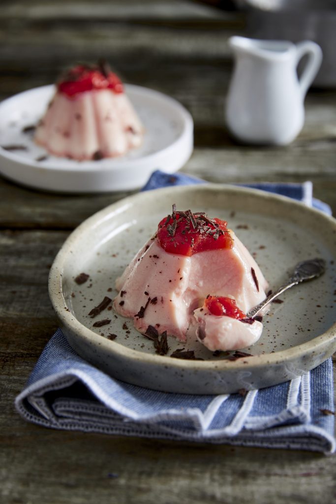 Pink panna cotta Pink panna cotta