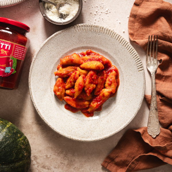 Pumpkin gnocchi with spicy tomato sauce | Mutti Recipe