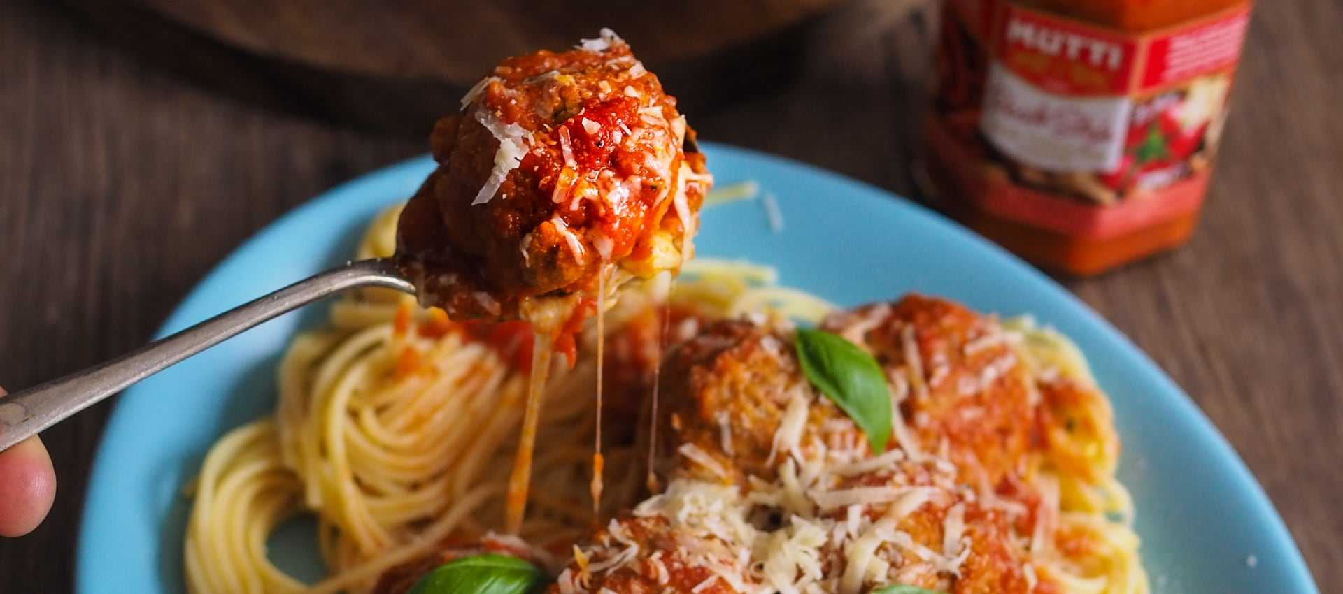 Pesto meatballs made with red tomato pesto