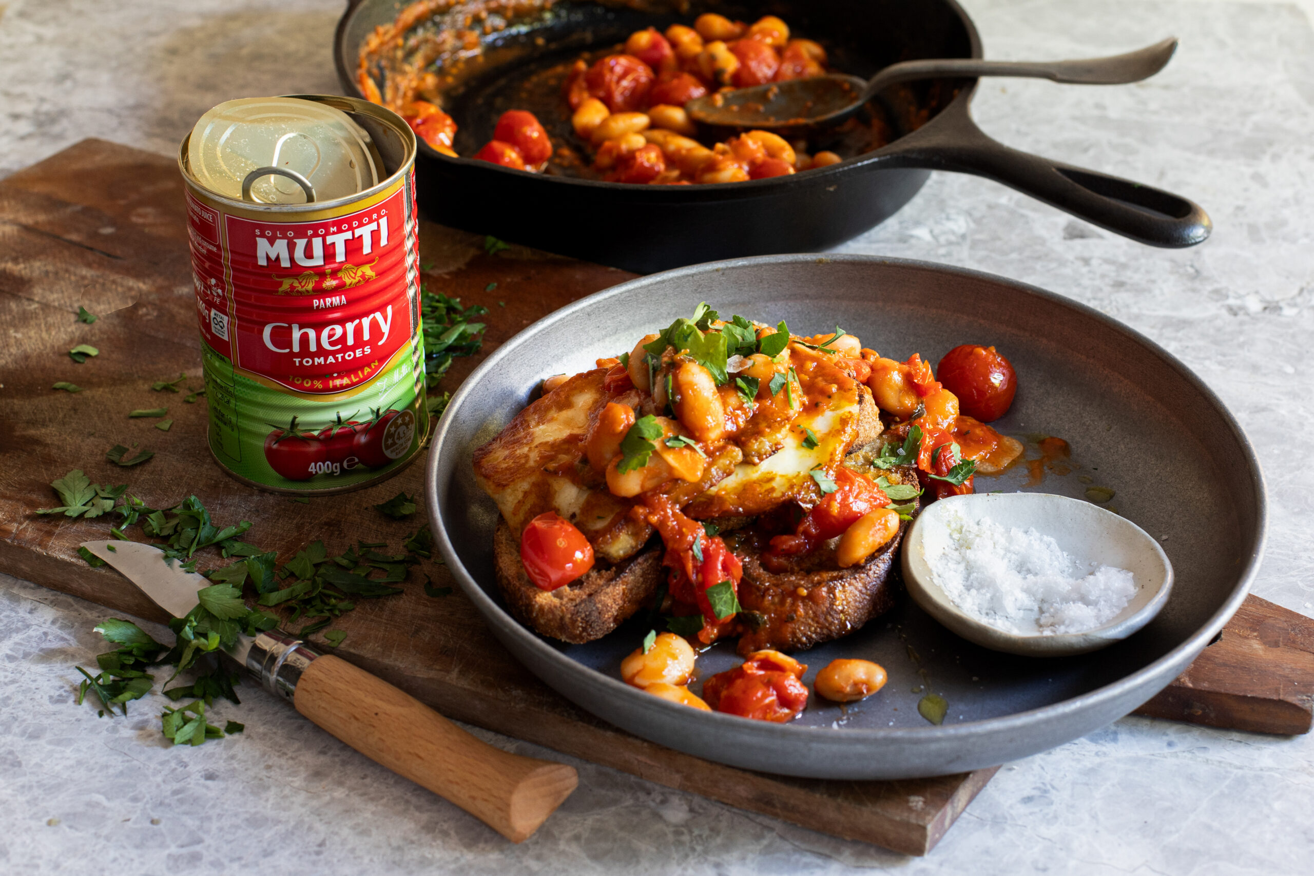 Halloumi bruschetta with cherry tomatoes