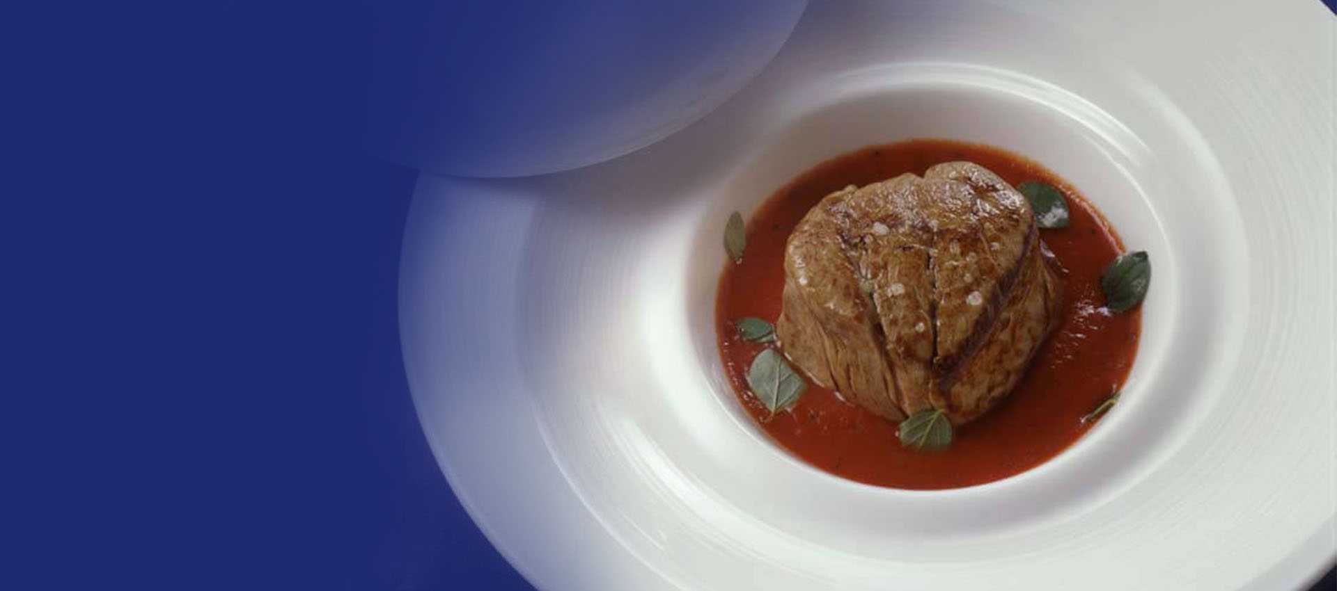 Kalfstournedos alla pizzaiola met passata van Mutti