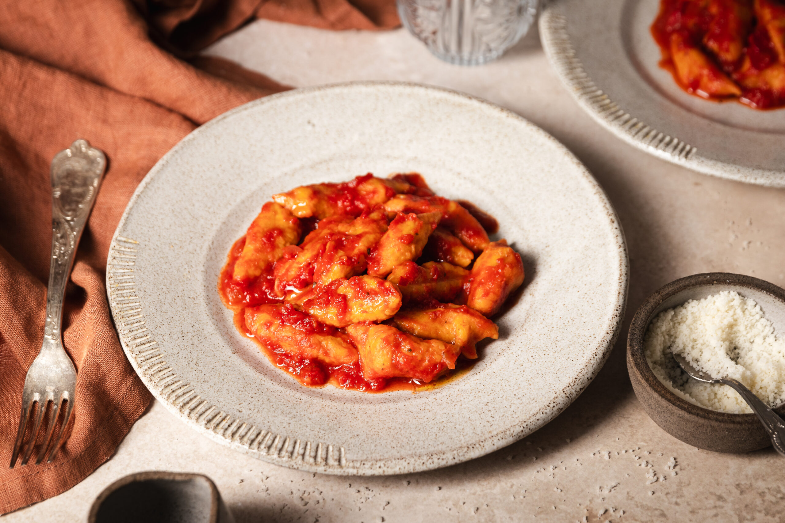 Gnocchi cu dovleac și sos de roșii picant