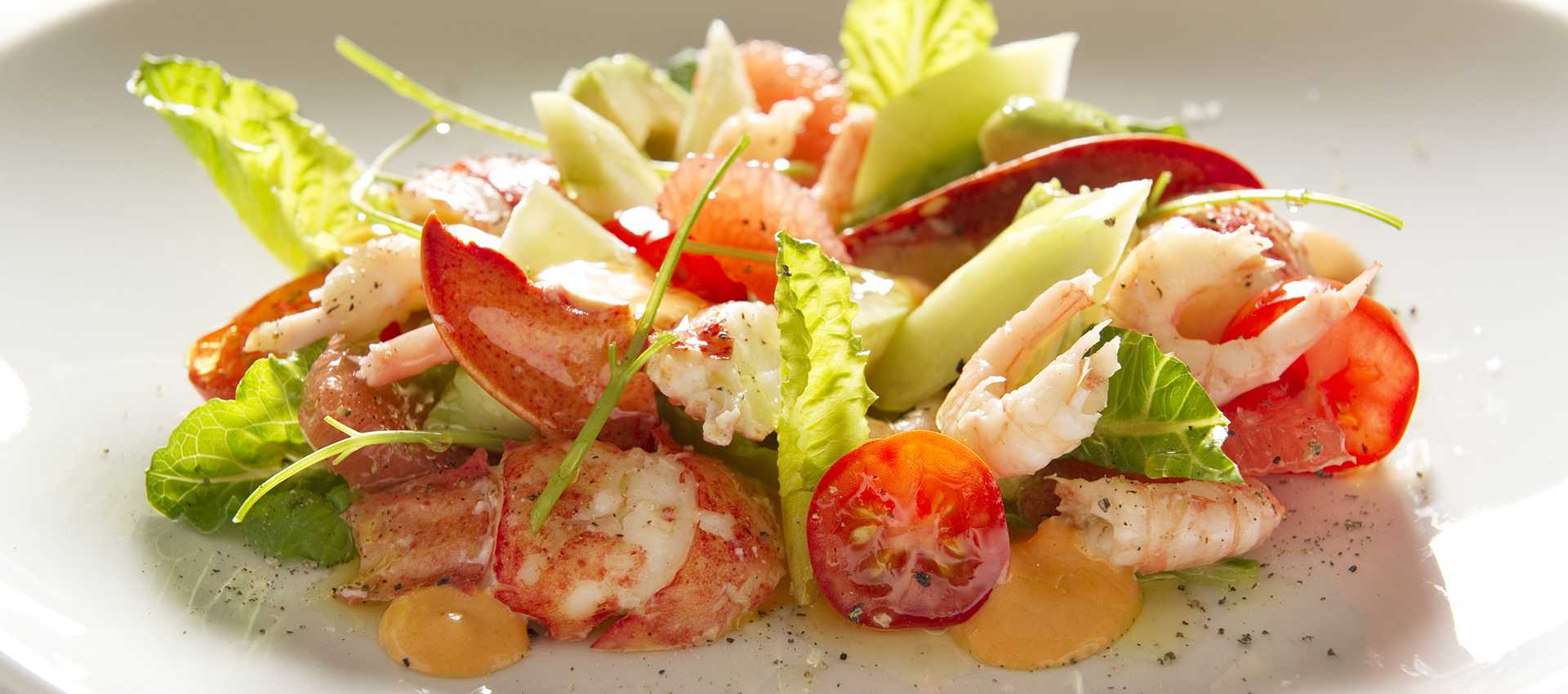 Shellfish salad with creamy tomato paste