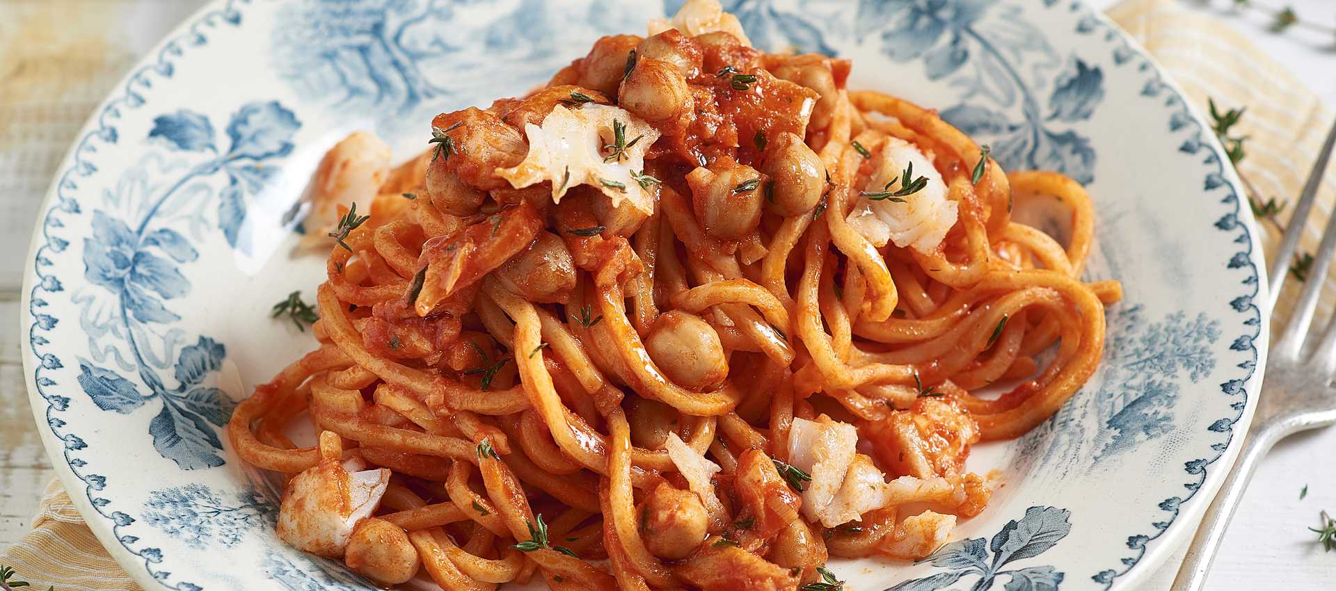 Troccoli con ceci, baccala e salsa ciliegini