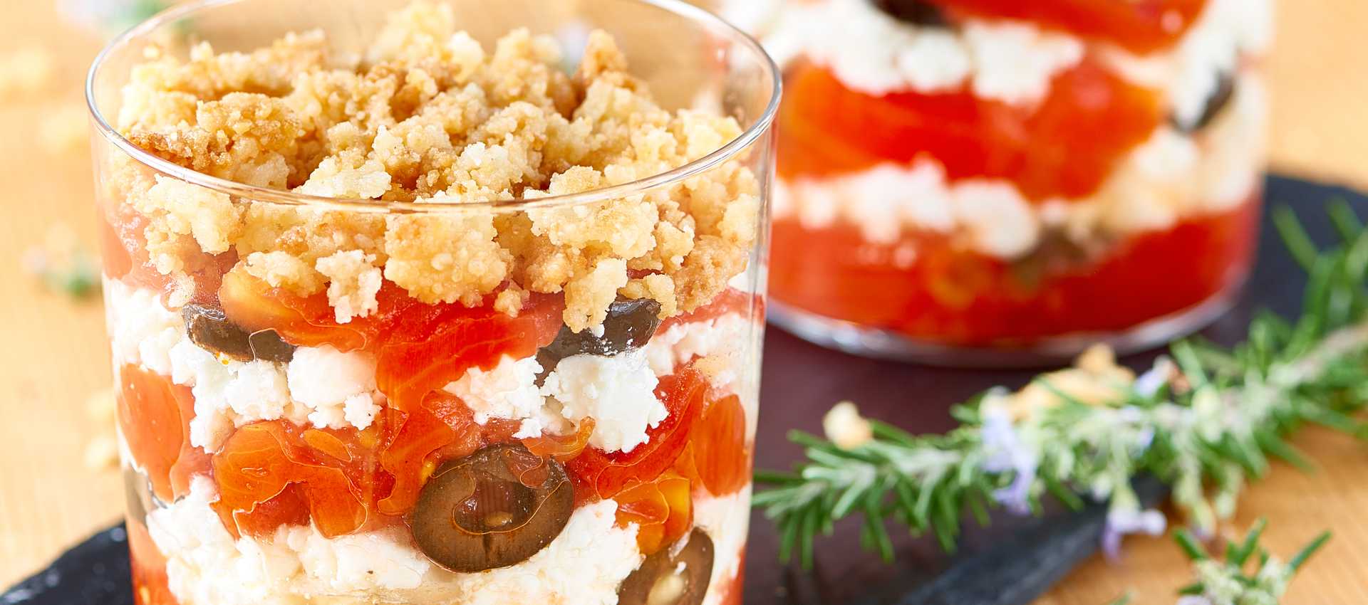 Ricetta del Crumble con olive, feta e pelati