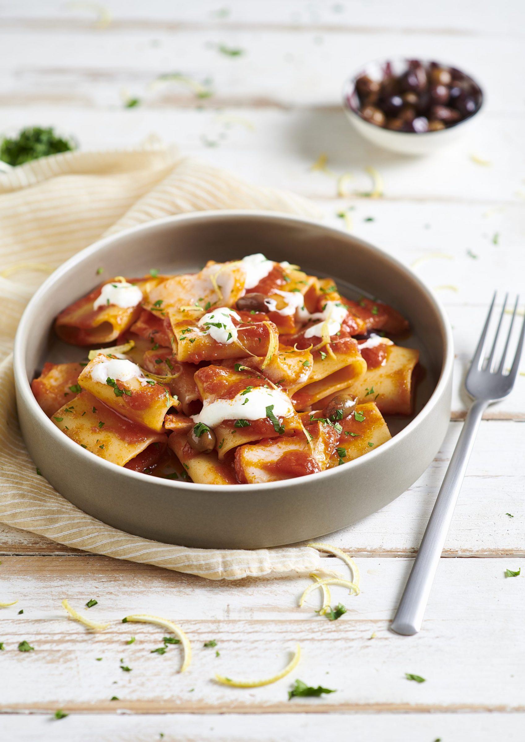 Paccheri al pomodoro baccala stracciatella e lime Paccheri al pomodoro baccala stracciatella e lime