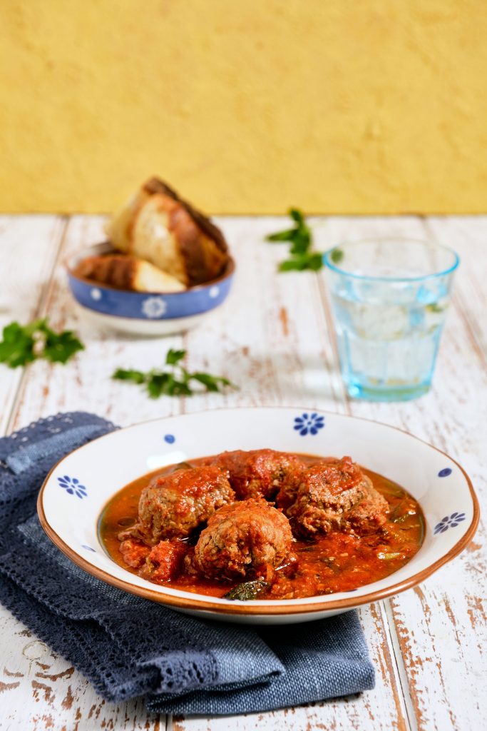 Braciole al sugo con contorno di cime di rapa Braciole al sugo con contorno di cime di rapa
