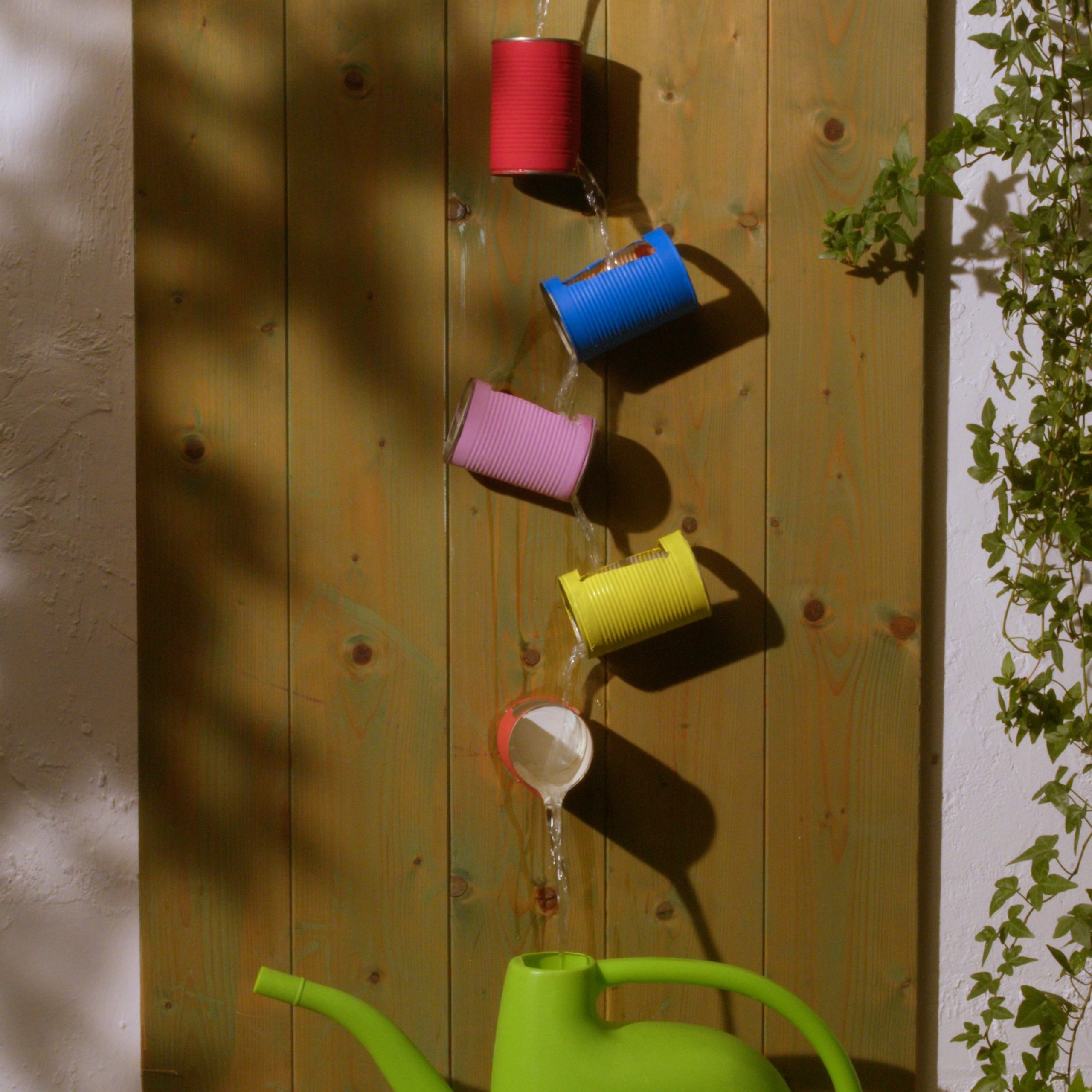 Raccolta di Acqua Piovana con la Latta dei Pomodori Ciliegini