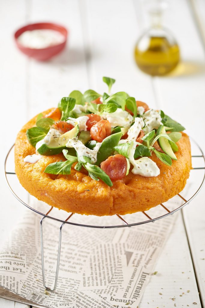 Höyrytetty punainen vihannes-mozzarellafocaccia Höyrytetty punainen vihannes-mozzarellafocaccia