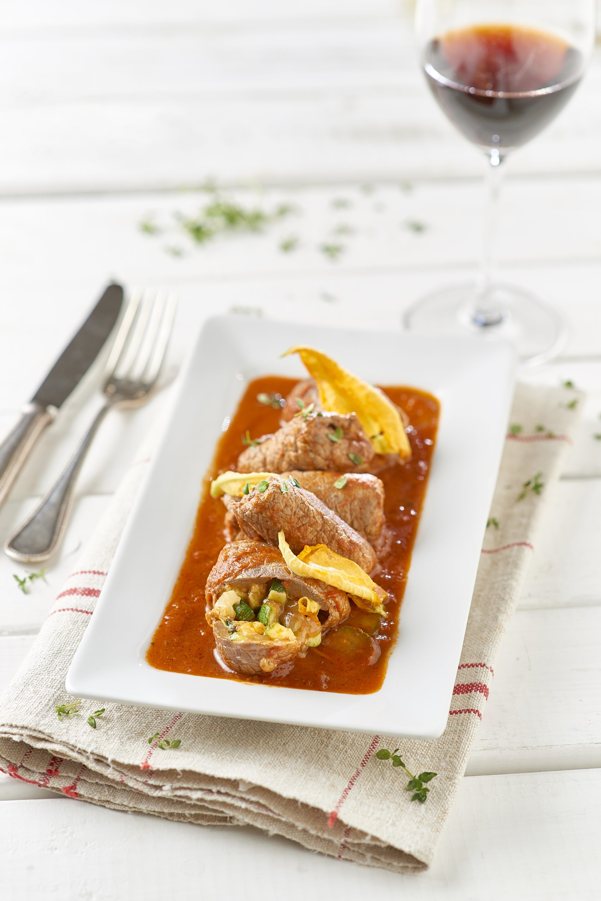 Liha carpaccio kaaryleet fontina juuston ja kesakurpitsan kanssa