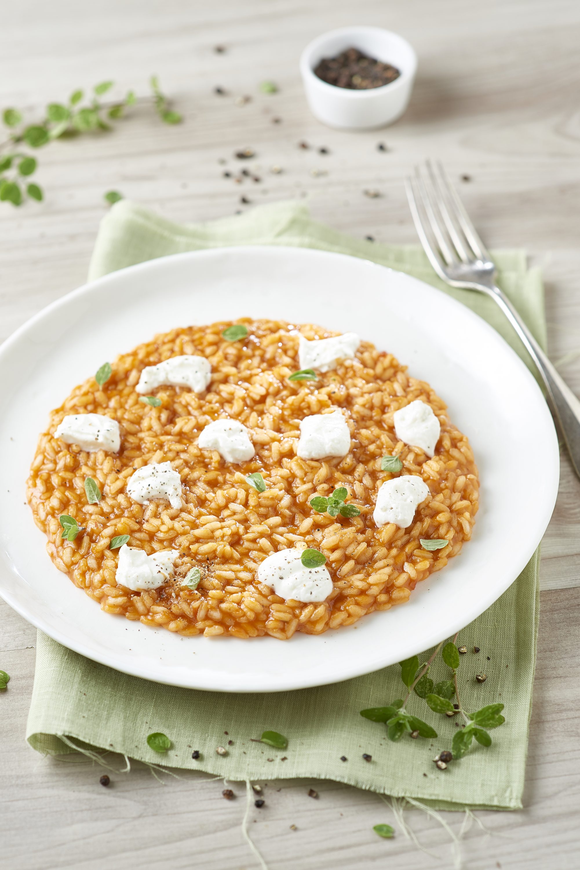 Tomaattirisotto juustolla ja oreganolla