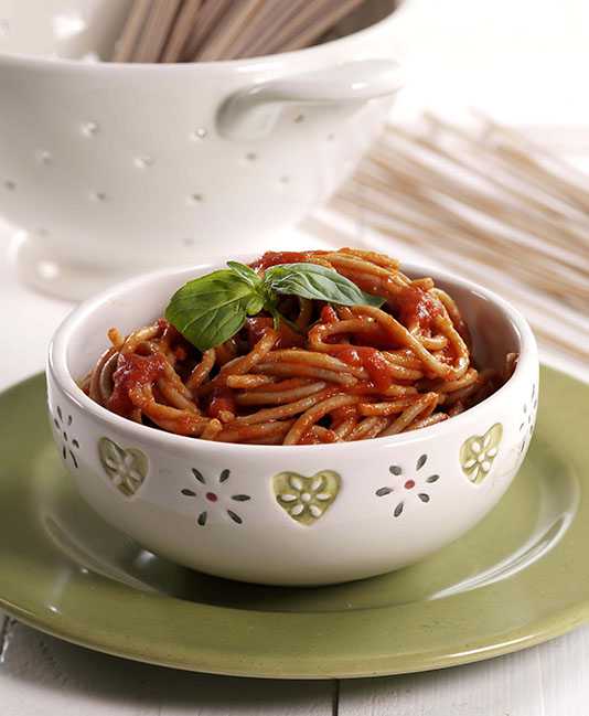 spelttispagettia datterini kastikkeessa