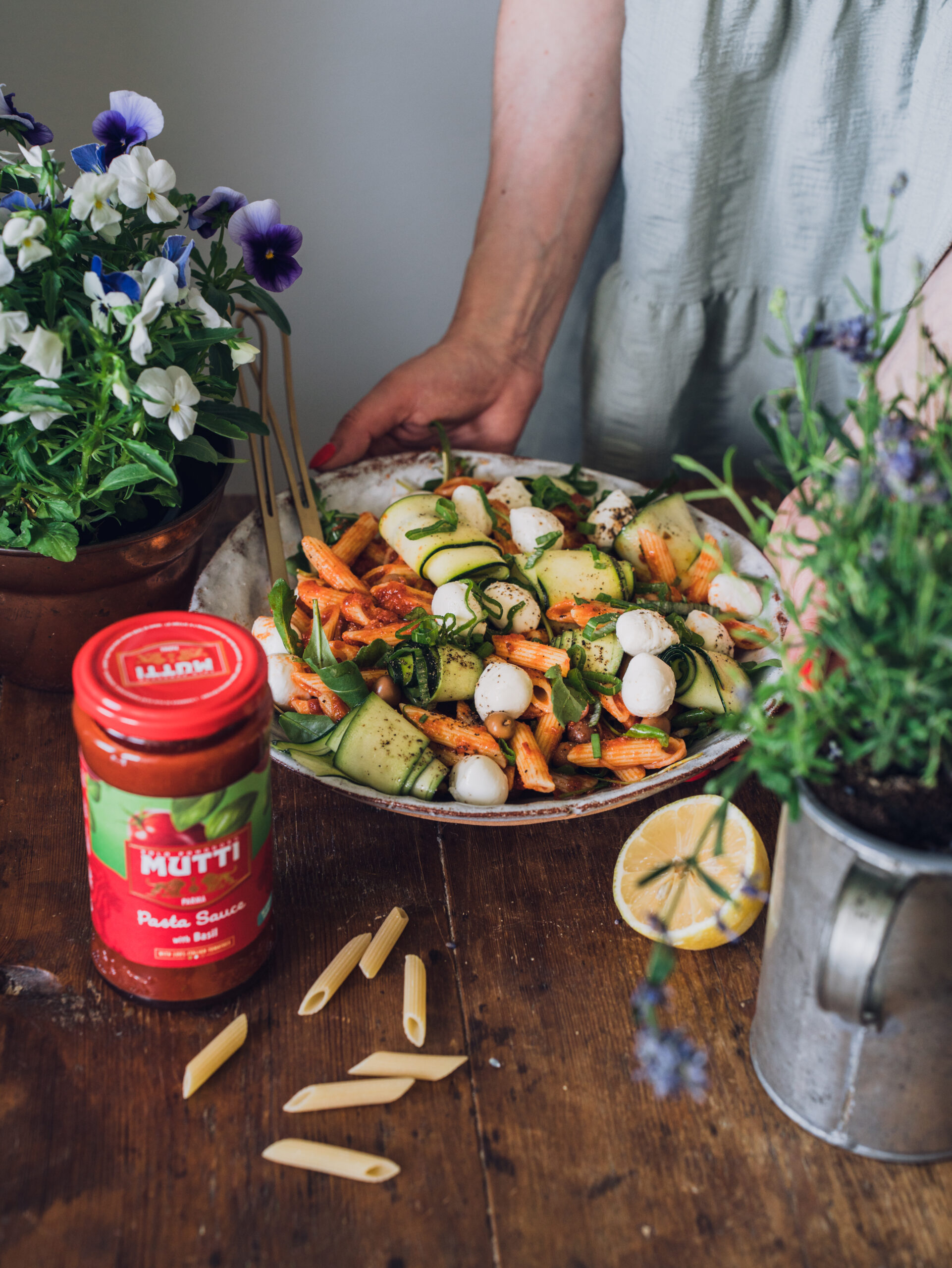 Kesäinen pastasalaatti